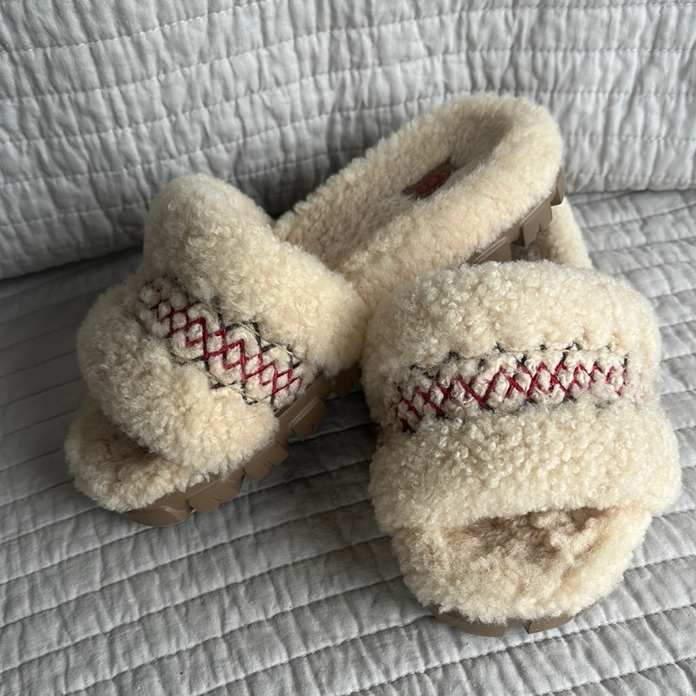 UGG Cozetta Braid Fluffy Cream Slippers with Red Stitching